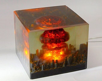 Harz Skulptur Atombombe Atombombe Atombombe Pilzwolke Modell Licht Diorama dekorativ Militär Desktop Dekoration für Ihn Geschenk