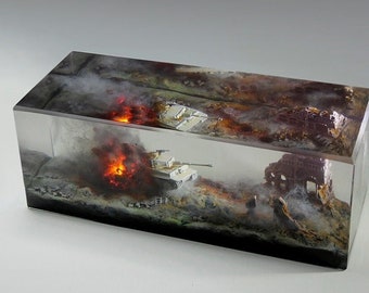 Harzskulptur WW2 Tiger Panzer Explosion Krieg Fallout Szene Lampenwürfel Für ihn Einzigartige Diorama-Geschenke Kunst Sammlerstücke Miniaturlandschaft