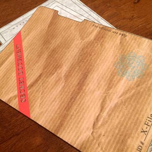 Mini Ordner im Top Secret Stil, Einladungskarten, mit Briefpapier und Umschlag, zu Hause druckbare pdf digital download