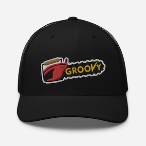 Groovy Evil Dead Kettensäge Hut | Unisex Bestickte Trucker Mütze, Horror