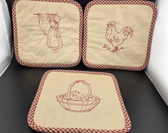 Vintage Qty of 3 Decorative Embroidery Pot Holders / Fruit Basket, Clothes Line, Rooster - 7" x 7"