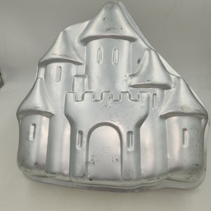 Vintage Aluminum Wilton Cake Pan Mold - 1998 Castle