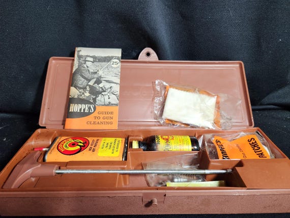 Vintage 1962 Hoppe's Long Gun and Pistol Cleaning Kit - Missing 2