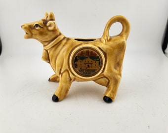 Vintage mini ceramic moo cow creamer / A Regal Product / Souvenir from The Alamo in San Antonio, Texas / Tiny chip on one ear