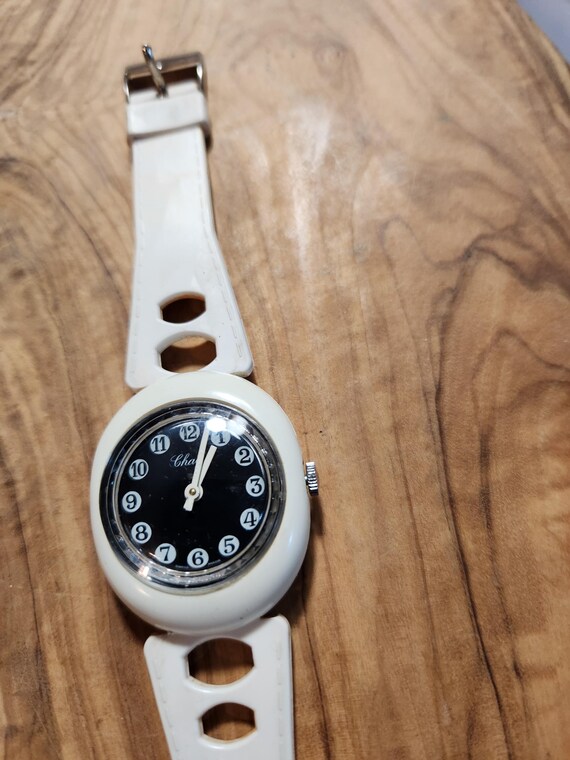 Vintage Wrist Watch - White Plastic Band, discolo… - image 4