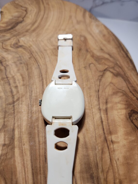 Vintage Wrist Watch - White Plastic Band, discolo… - image 3