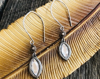 Boucles d’oreilles en cristal Swarovski fabriquées artisanalement en argent sterling oxydé