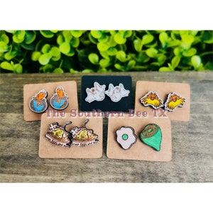 Katze im Hut Ohrringe, Holz Ohrringe, Ohrstecker, Holz Ohrstecker, Holz Schmuck, Dr. Seuss Tag Ohrringe, Dr. Seuss, Be Kind, Lorax