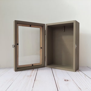 Vitrine Shadow Box, boîte à souvenirs de mariage, cadeau de remise des diplômes pour elle, cadre personnalisé, cadeau maman de sa fille, souvenirs de famille, appartement image 8