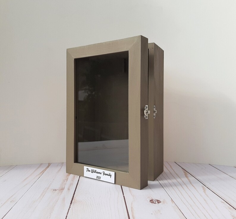 Vitrine Shadow Box, boîte à souvenirs de mariage, cadeau de remise des diplômes pour elle, cadre personnalisé, cadeau maman de sa fille, souvenirs de famille, appartement image 7