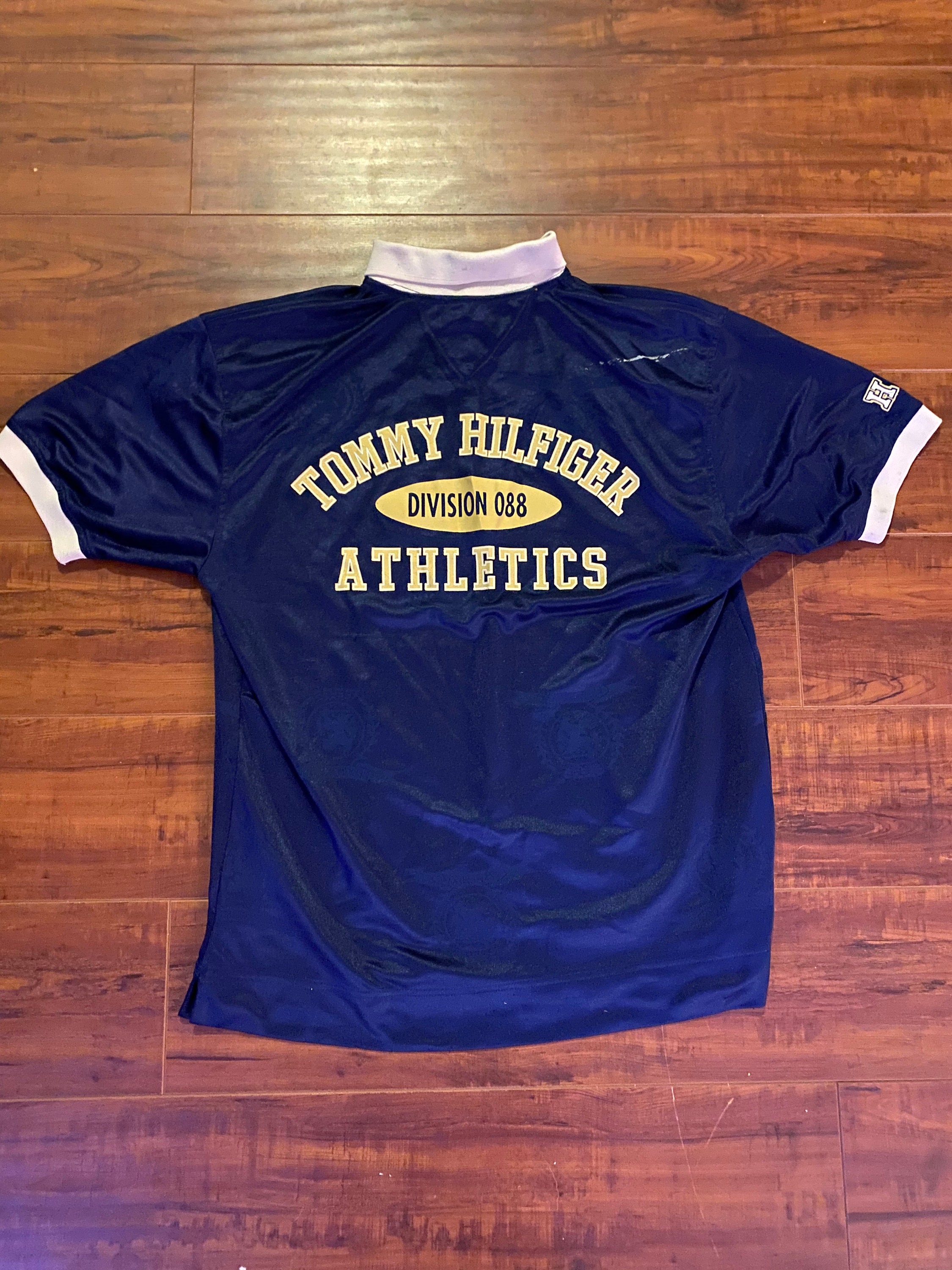 Jaqueta de atletismo vintage Tommy Hilfiger esporte veludo preta