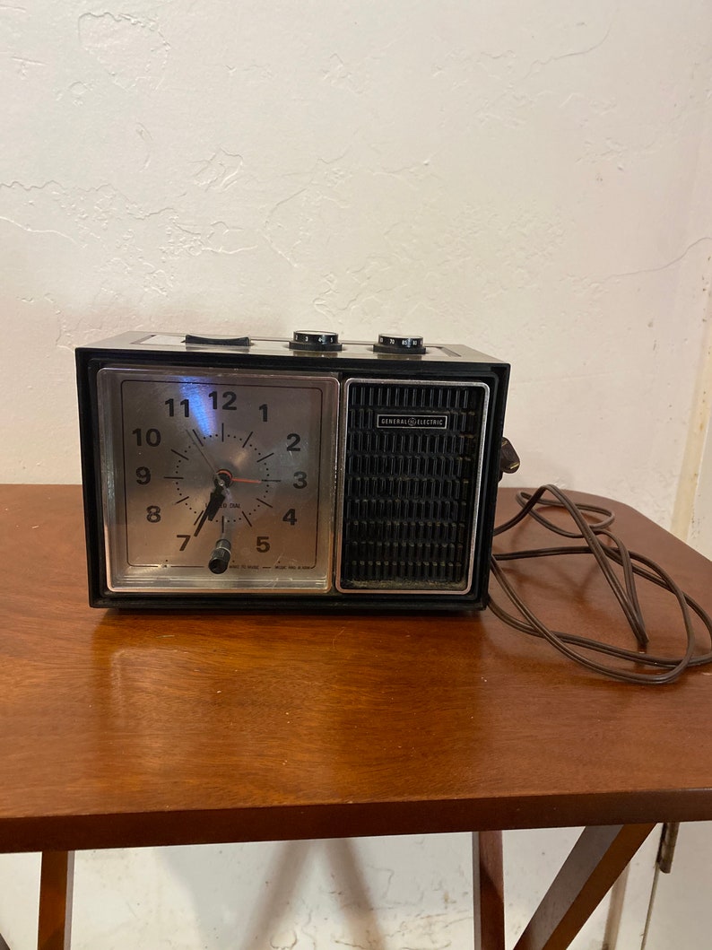 Vintage GE General Electric C2430A Alarm Clock Radio Tested /& Working!