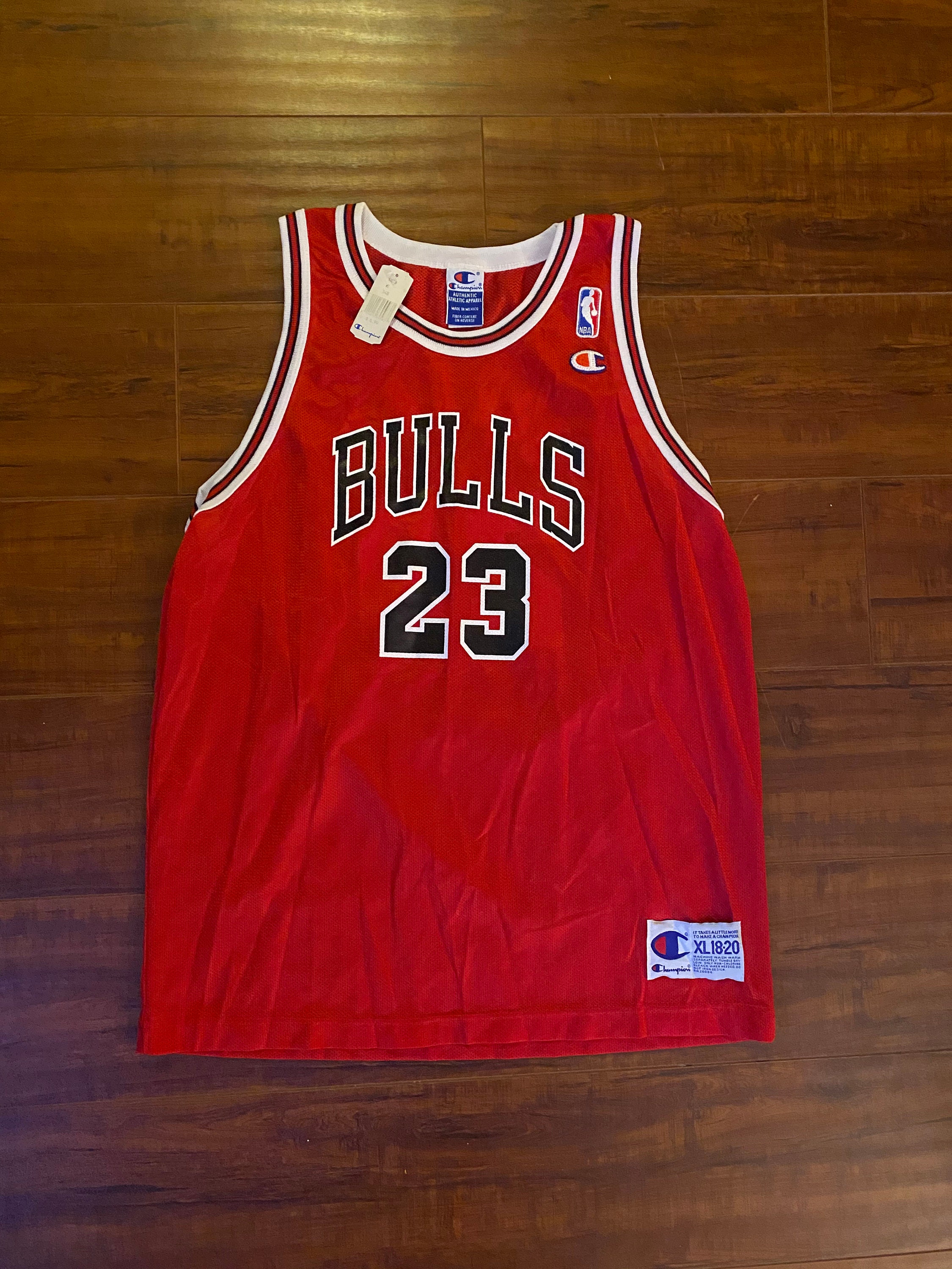 Chicago Bulls: Michael Jordan 1995/96 Red Champion Jersey (L) – National  Vintage League Ltd.