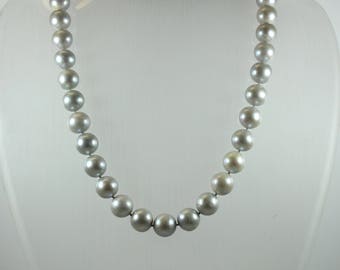Mid-Century Style (1933-1965) Sterling Silver Light Grey Freshwater Pearl Beaded Necklace