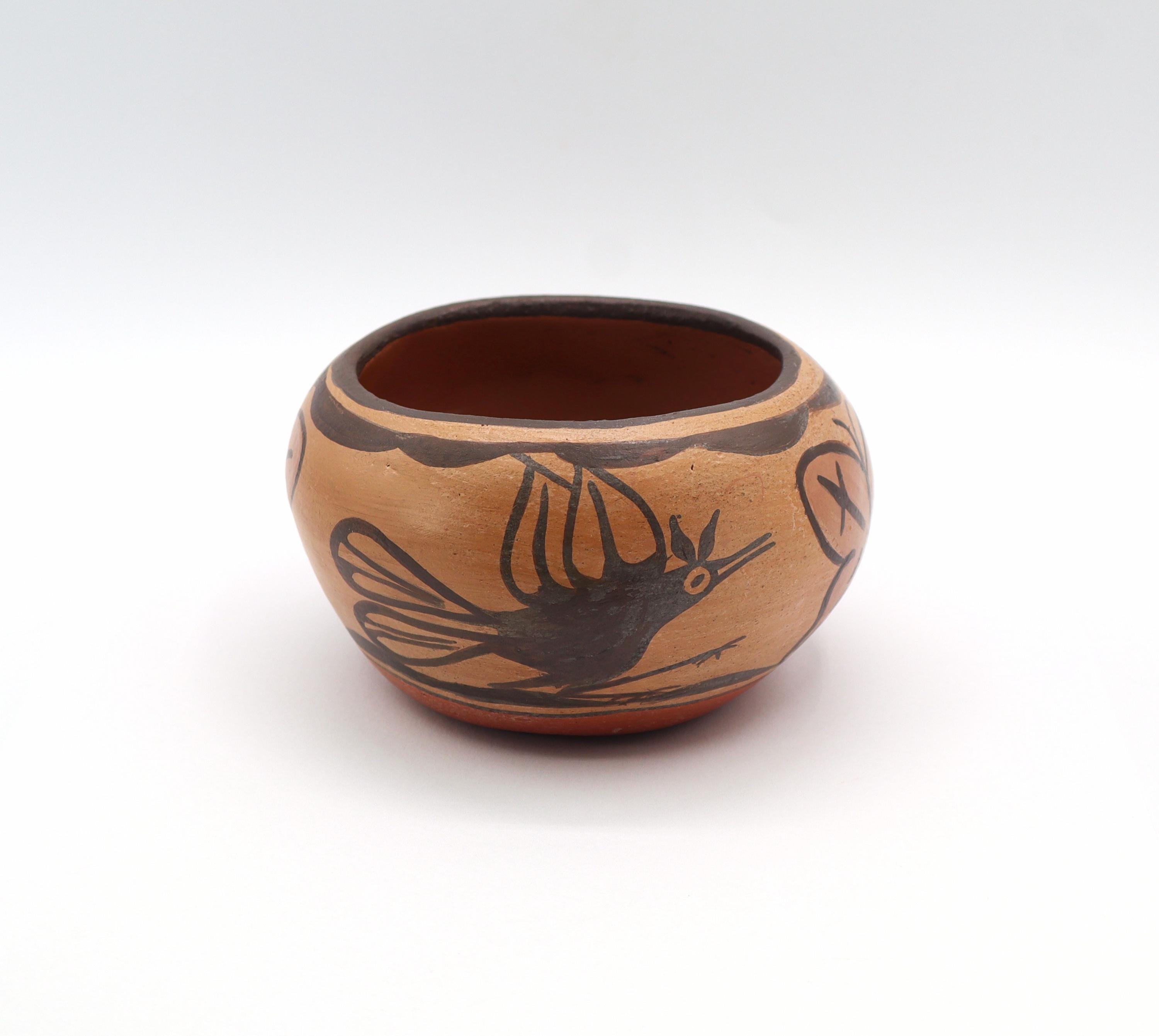 Zia Pot Bird Butterfly 4 Colors Serafina Pino 4.5