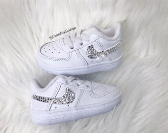 Personalized Gifts Made With Genuine von VIOLETSPINKBOUTIQUE Air Force One 08 Gift Newborn Baby Shoes Bib and Hat White