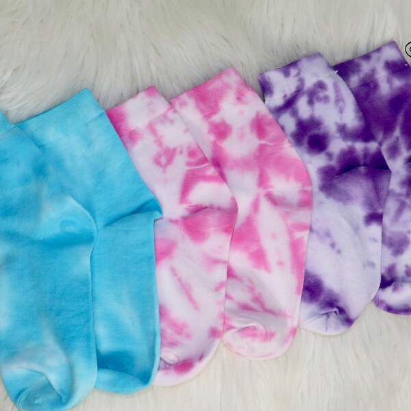 maggie's tie dye socks