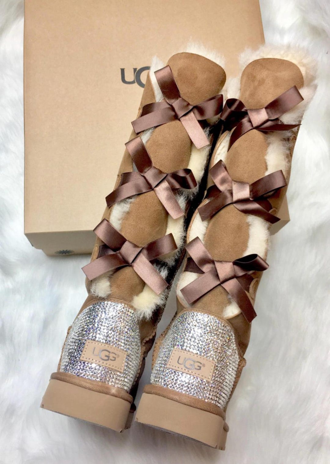UGG W BLISS STUDDED BLING 6.5 モカシン UGG Bliss Studded Bling ホワイト