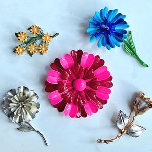 Mod Enamel Vintage Bright Flowers 1960’s Midcentury Metal Brooches Groovy Daisy Brooch Pin Floral Jewelry Funky Pop Art  Flower Power HEDY