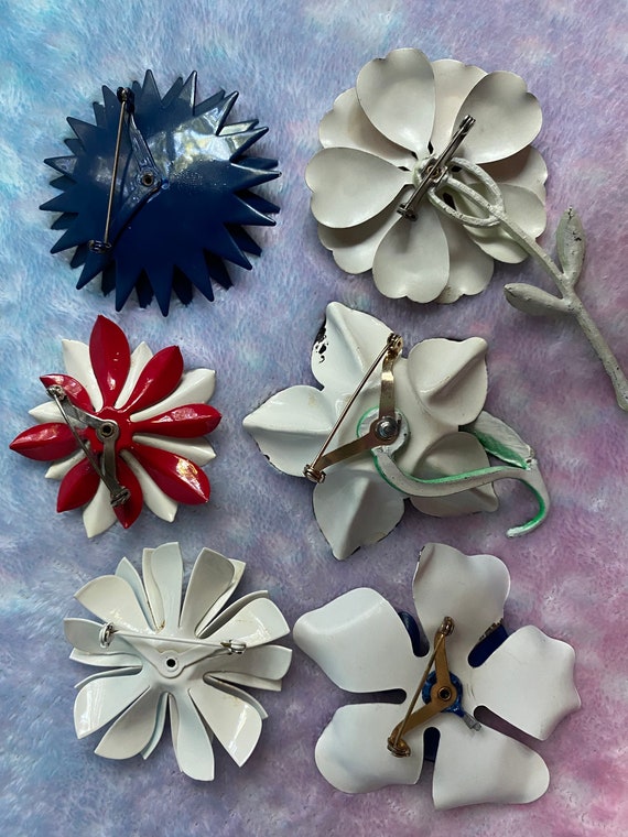 Mod Enamel Vintage Bold Flowers 1960’s Spring Met… - image 9