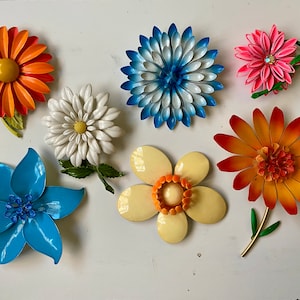 Happy Vintage Mod 1960’s Enamel Metal Flower Power Brooches Textured & Bold Springtime Brooch Pin Floral Jewelry Flowers Daisy Daisies Bloom