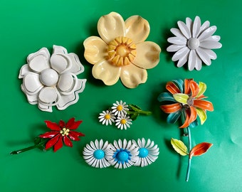 Happy Vintage Mod 1960’s Enamel Metal Flower Power Brooches Textured & Bold Springtime Brooch Pin Floral Jewelry Flowers Daisy Daisies Bloom