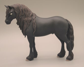 Friesian horse - Resin figure - 12 cm high - PRE-ORDER