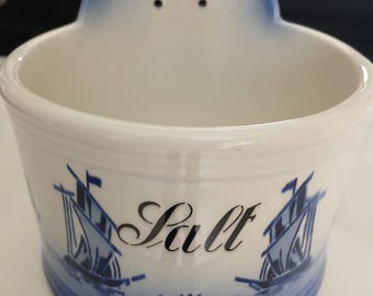 アンティーク ドイツ製デルフトブルー 帆船柄ソルトボックス、壁掛け式セラミック製キッチン装飾品（現状渡し）
