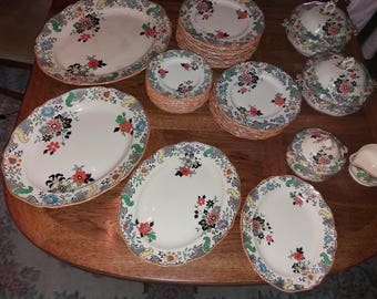 43 piece 19th New Chantilly Century Doulton style RN 537783