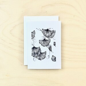 Tarjeta de felicitación de ginkgo