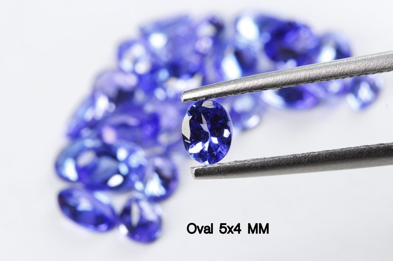 DEEP Color Tanzanite Facetterade Ovaler 5 x 4 mm, 5 x 3 mm och 4 x 3 MM Storlek. VÄLJ Storlek. Ögonren till luppren kvalitet. Pris per styck. bild 7