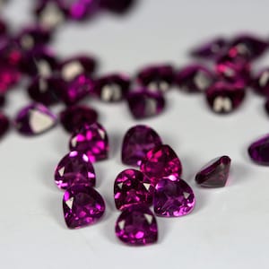 High Grade Rhodolite Garnet Faceted 4 MM Heartshape. Soothing Purple Color. REASONABLE PRICE.