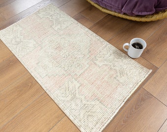 2x3 Teppich, Kleiner Vintage Teppich, Kleiner Oushak Teppich, Türkischer Teppich, Türteppich, Teppichteppich, Ausgeblichener 70x30 Wollteppich