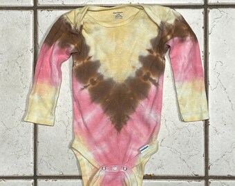 FUN Infant 6 to 9 month Gerber bodysuit--short sleeve--"Neopolitan ice cream" vanilla-cream/chocolate-brown/strawberry-pink #H11