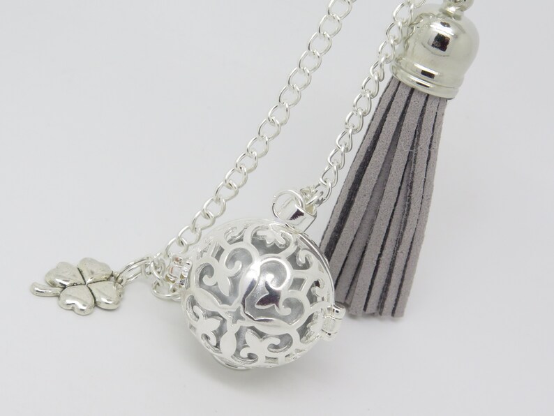 BOLA PREGNANCY NECKLACE