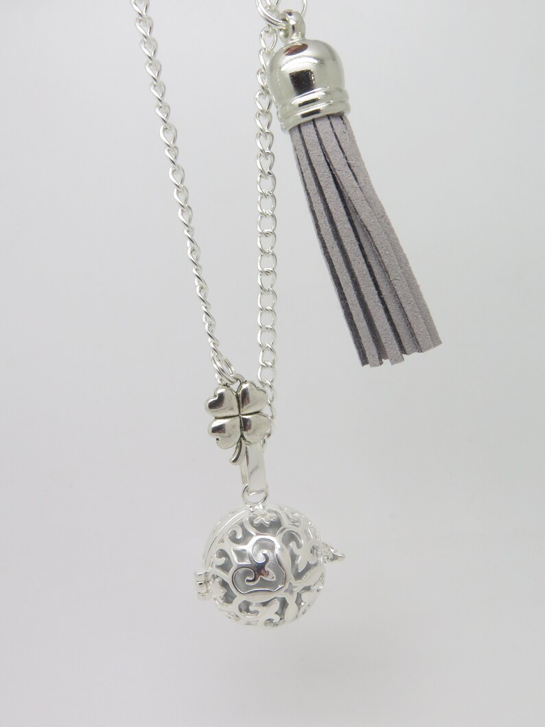 BOLA PREGNANCY NECKLACE