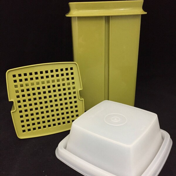 Vintage Tupperware Pickle/Olive Keeper Avocado Green, 3 Pieces Bottom Strainer/ 1970's Tupperware Pickle Keeper