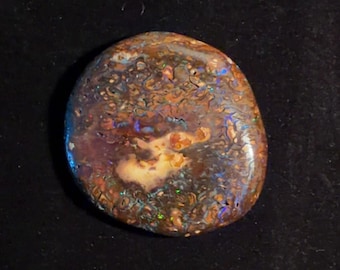 Einzigartiger australischer Matrix Boulder Opal Cabochon