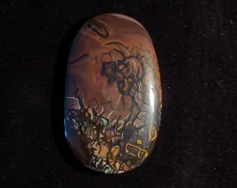 Einzigartiger australischer Matrix Boulder Opal Cabochon