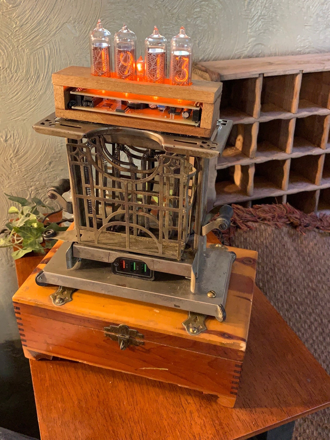 Vintage Toaster Upcyled Into a Nixie Clock Plus Three Fast Charging USB