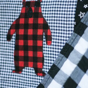 Woodland Quilt, Moose and Bear Quilt, Black/White/Red Quilt, Baby Boy Quilt, Handmade Baby Quilt, Baby Blanket, Modern Baby Quilt Bild 2