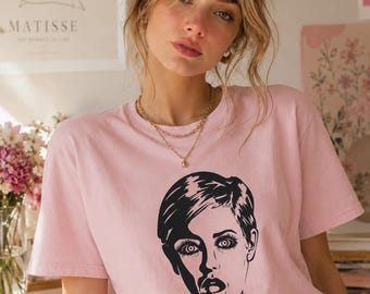Twiggy Portrait T-Shirt | Vintage 60s Fashion Icon Graphic Tee | Retro Model Art Shirt | Gift for Fashion History Lovers