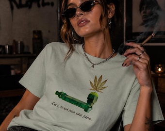 Ceci N'est Pas Une Pipe T-Shirt | Magritte Surrealist Art Tee | Art History Gift | Unique Museum Aesthetic Graphic Shirt