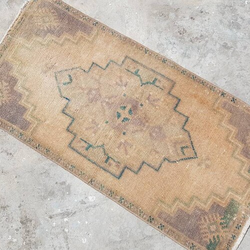 Old Small Oushak Rug, 1'5'x3'1' ft Antique Doormat online Rug, Vintage Bath mat Rug, Entryway Outdoor Rug, Farmhouse Small Rug, Doormat, 97x48 Cm