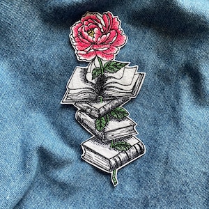 Books iron on patch, I love books applique, Floral book badge, Back to school patch, Book club patches, Love reading badge, Teacher patch