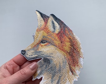 Embroidered Fox Patch: Iron On or Sew On Wild Badge