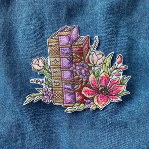 Books iron on patch, I love books applique, Floral book badge, Back to school patch, Book club patches, Love reading badge, Teacher patch