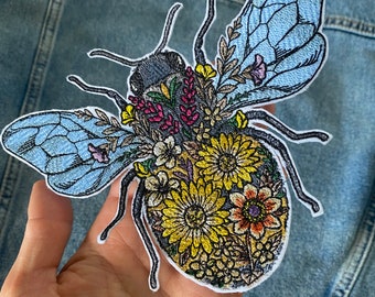 Floral bumblebee iron on patch. Bee applique. Embroidered sew on patch. Sew on patch for jacket