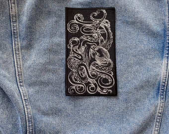 Toppa termoadesiva con tentacolo di polpo: applicazione di creatura oceanica (18 x 10 cm)