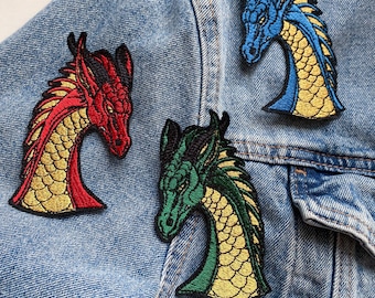Geborduurde opstrijkpatch met rode draak: thermosticker anime